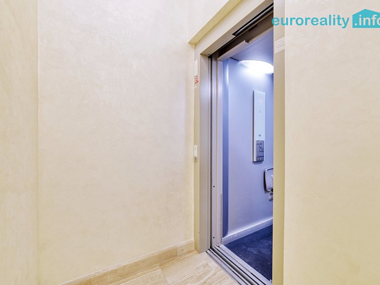 Pronájem komerčního prostoru, 20 m² (5 z 7)