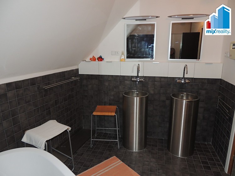 Будинок на продаж, 330 м² (26 з 26)