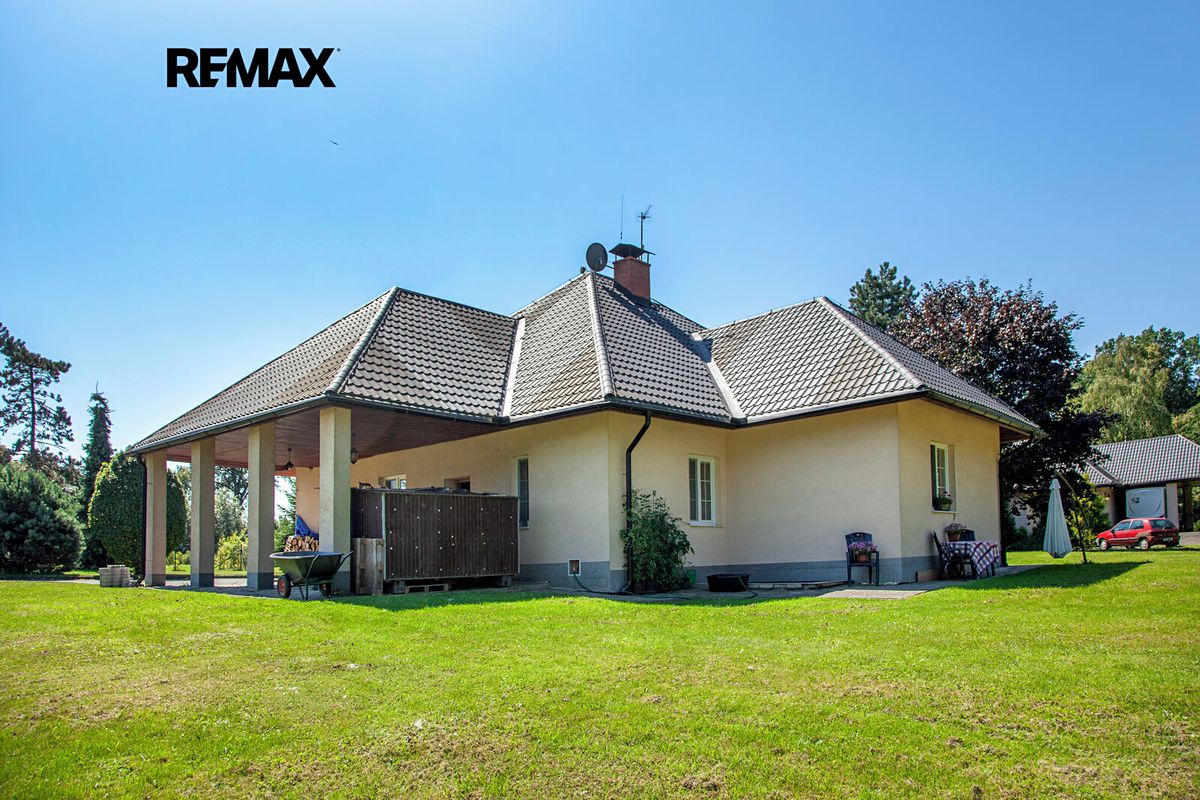 Prodej rodinného domu 168 m², pozemek 1157 m², Police – fotka 1 z 3