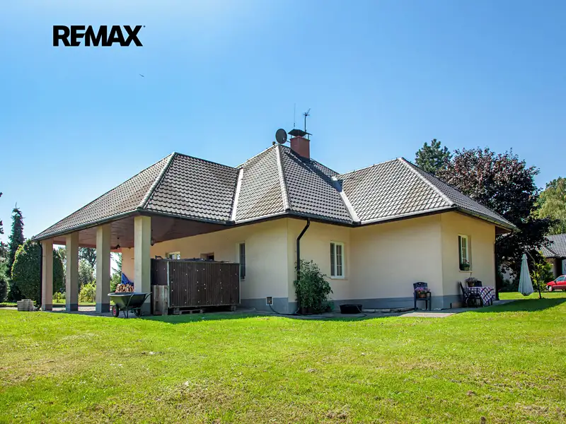 Prodej rodinného domu 168 m², pozemek 1157 m², Police – náhled fotky 1