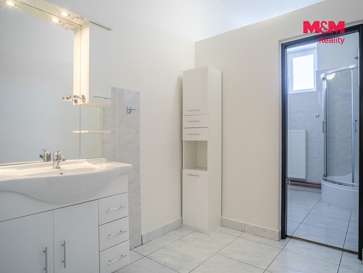 Prodej komerčního prostoru, 1 200 m² (7 z 27)