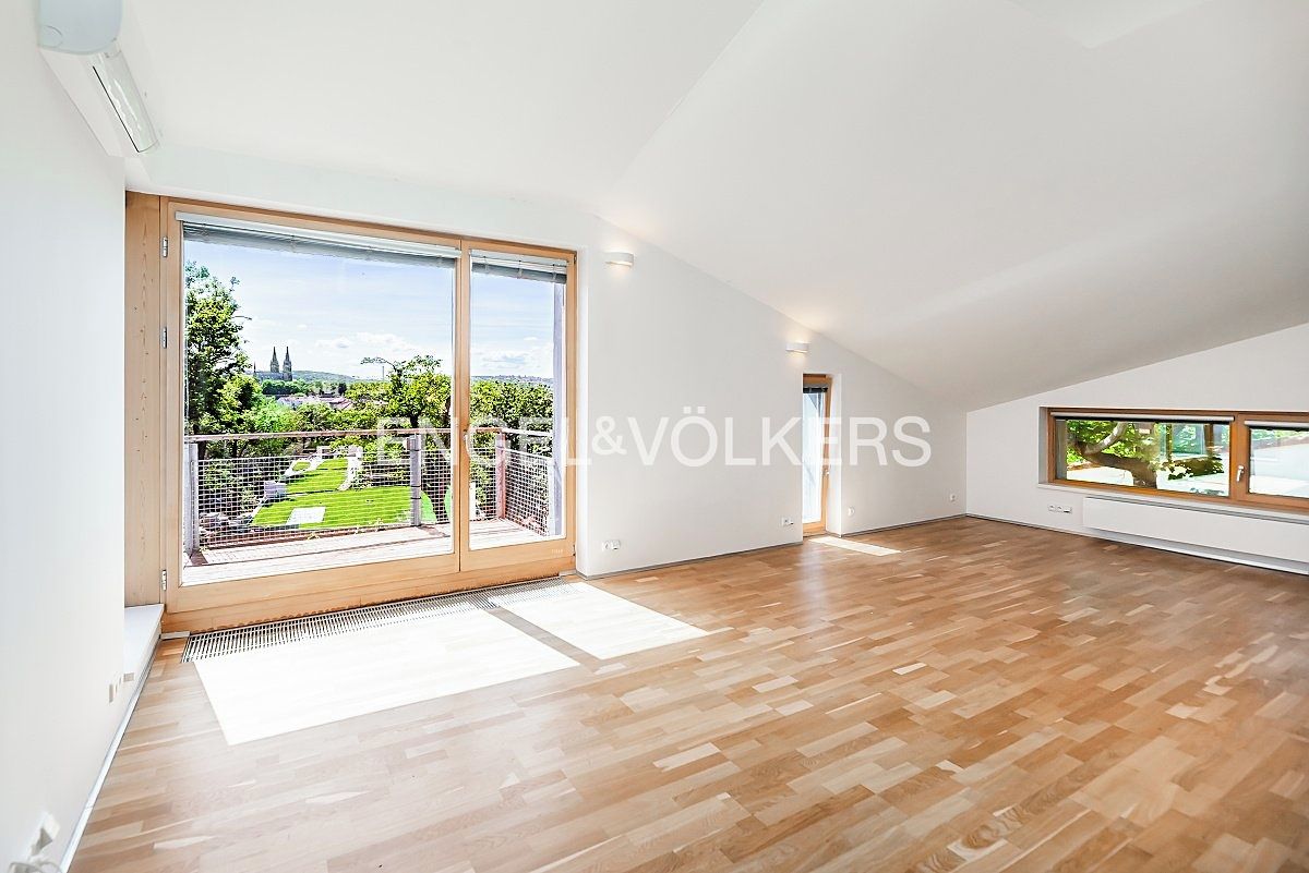 Pronájem rodinného domu 140 m², pozemek 154 m²