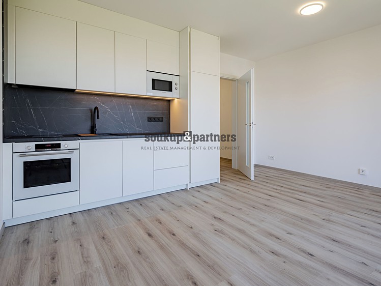 Prodej bytu 1+kk, 30 m² (1 z 16)