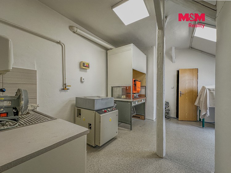 Prodej komerčního prostoru, 149 m² (16 z 22)