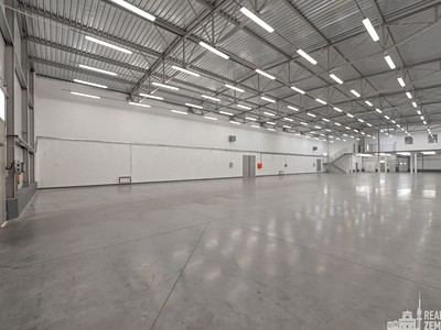 Pronájem komerčního prostoru, 1 395 m² (2 z 11)