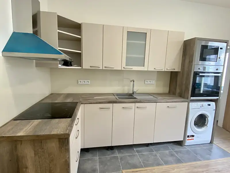 Pronájem bytu 2+1 44 m², Praha – náhled fotky 1