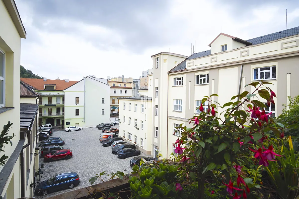 Pronájem kanceláře 260 m²