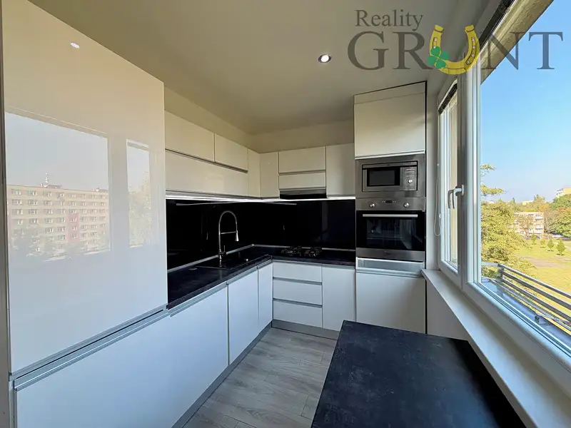 Pronájem bytu 3+1 74 m², Karviná – náhled fotky 1