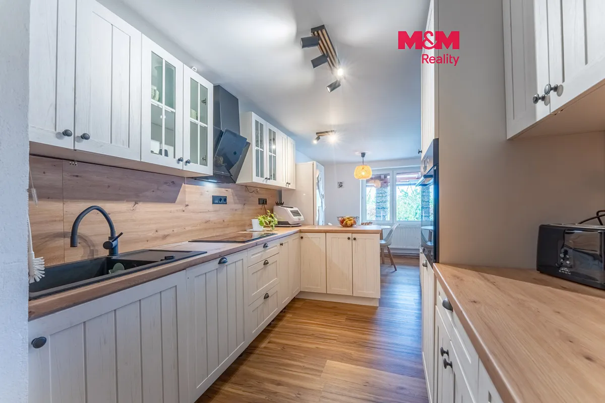 Prodej rodinného domu 181 m², pozemek 705 m²