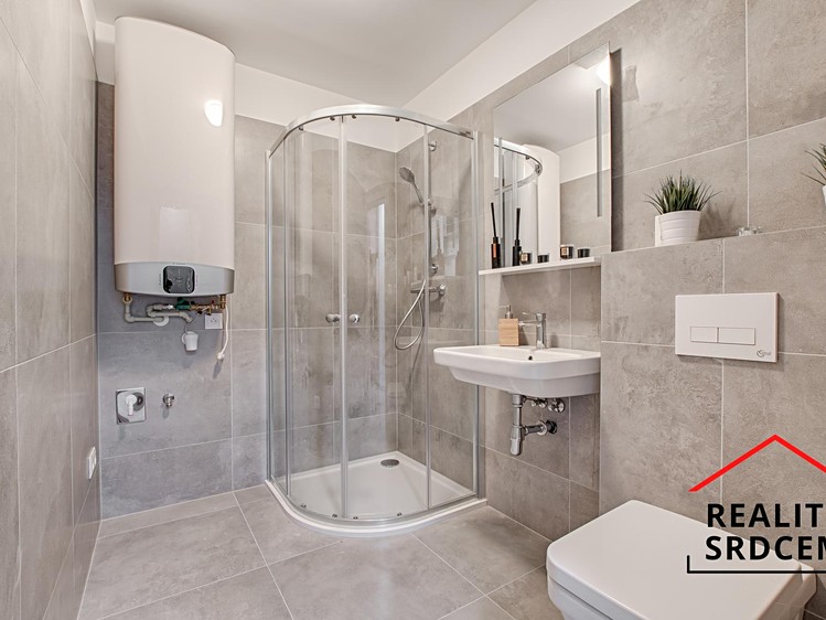Квартира 1+kk в оренду, 34 м² (6 з 10)