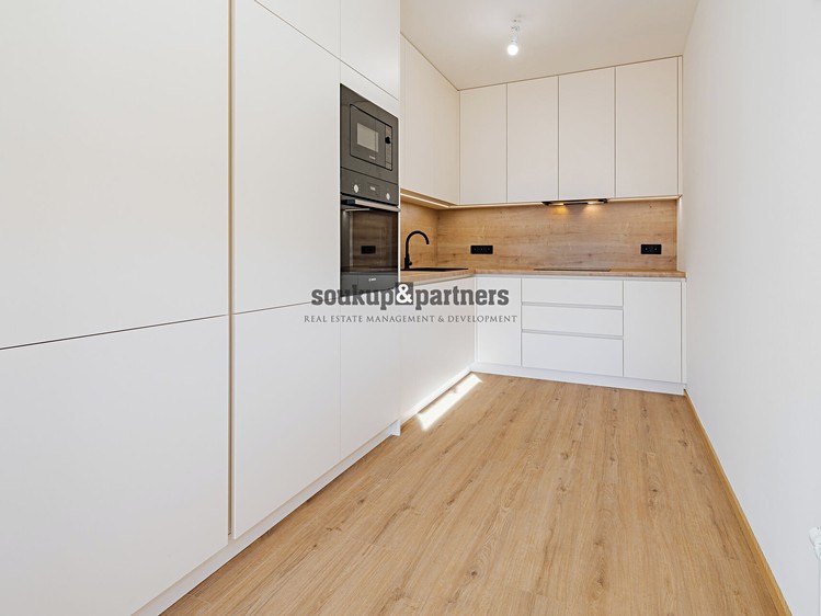 Pronájem bytu 2+kk, 58 m² (3 z 21)