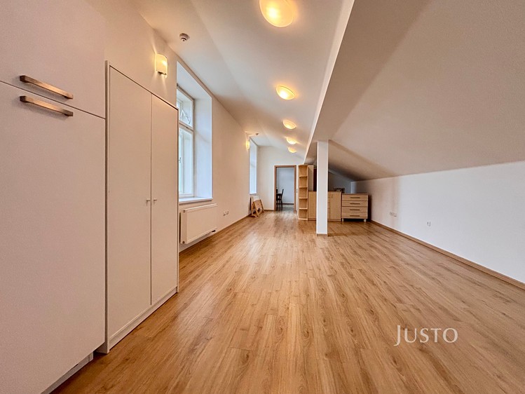 Квартира 2+kk в оренду, 77 м² (4 з 12)