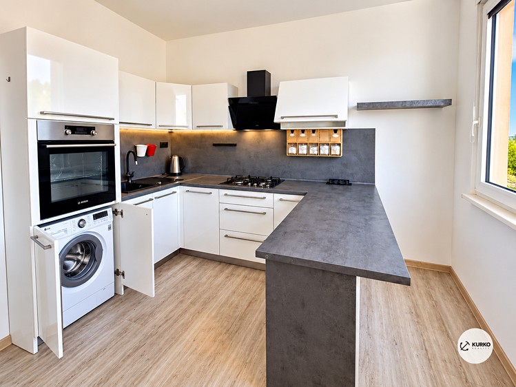 Pronájem bytu 1+1, 37 m² (4 z 9)