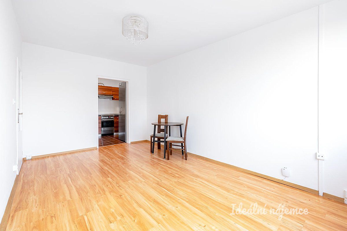 Pronájem bytu 2+kk 41 m² – fotografie 3