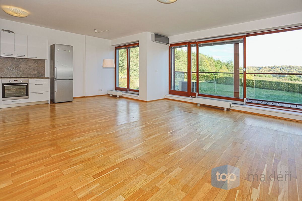 Pronájem bytu 3+kk 82 m²