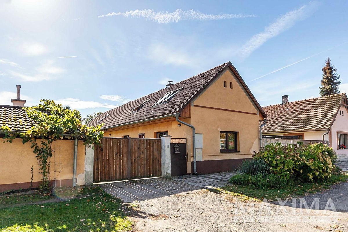 Prodej rodinného domu 120 m², pozemek 336 m², Kostelní Lhota – fotka 1 z 3