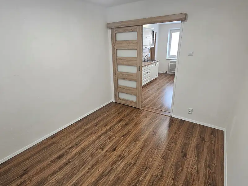 Pronájem bytu 2+1 51 m², Klášterec nad Ohří – náhled fotky 2