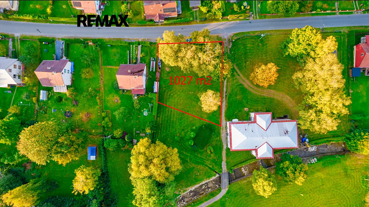 Prodej stavebního pozemku 1027 m²