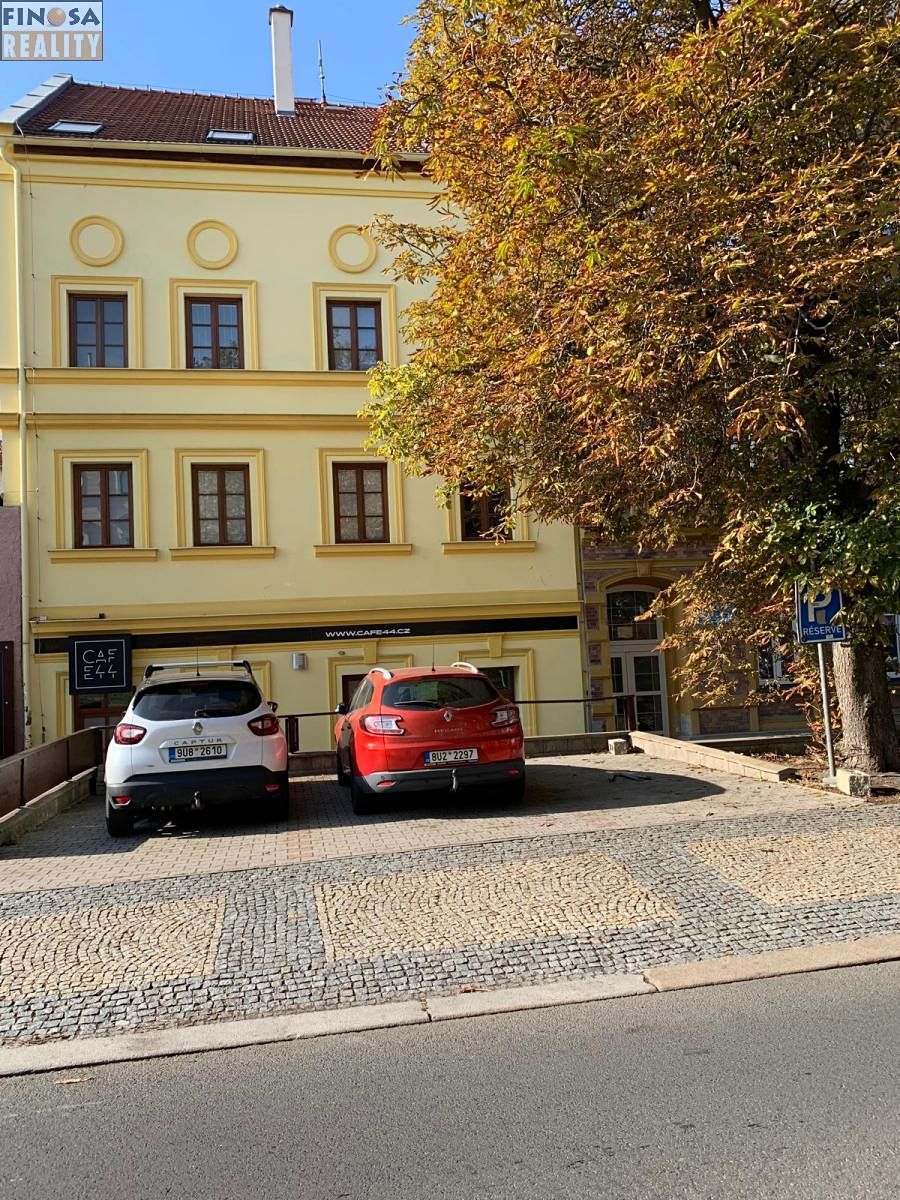 Pronájem bytu 2+kk 90 m², Chomutov – fotka 1 z 3