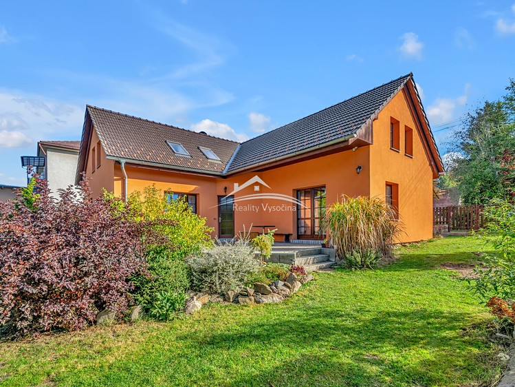 Haus zum Kauf, 200 m² (1 von 24)