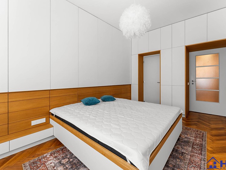 Pronájem bytu 3+kk, 99 m² (9 z 21)