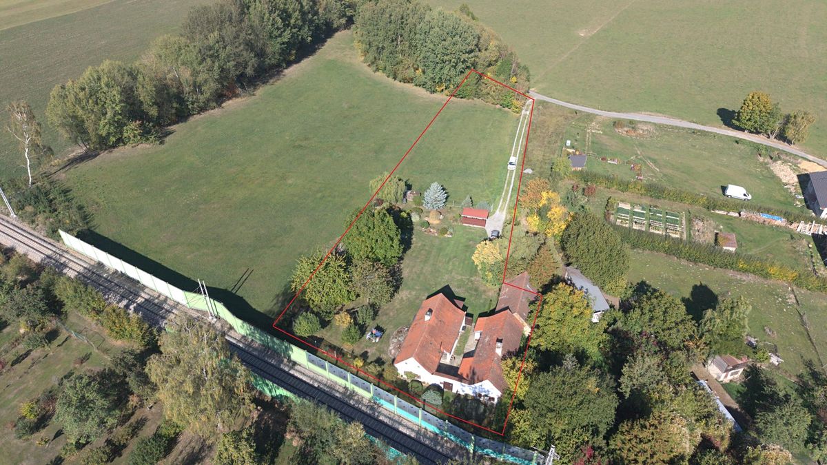 Prodej rodinného domu 60 m², pozemek 25067 m², Zvíkov – fotka 1 z 3
