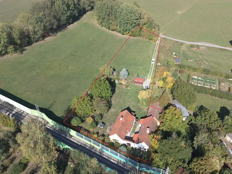 Prodej rodinného domu 60 m², pozemek 25067 m², Zvíkov – náhled fotky 1