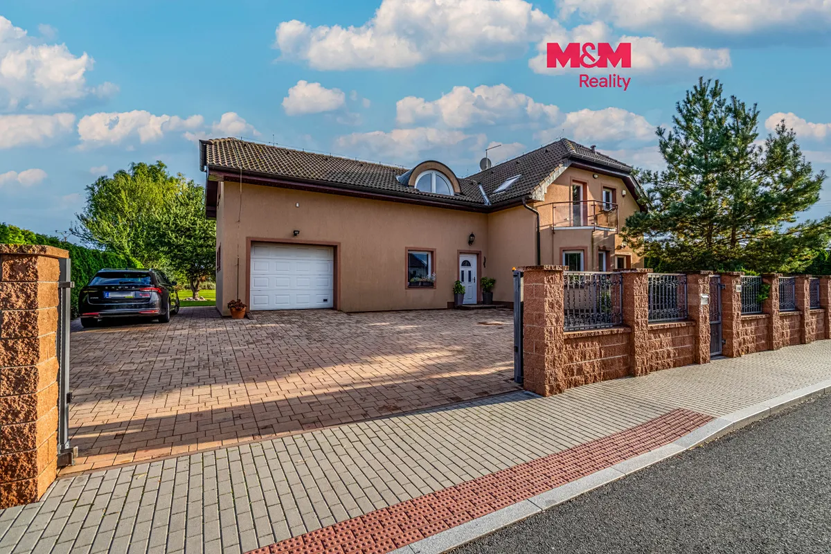 Prodej rodinného domu 236 m², pozemek 1006 m²