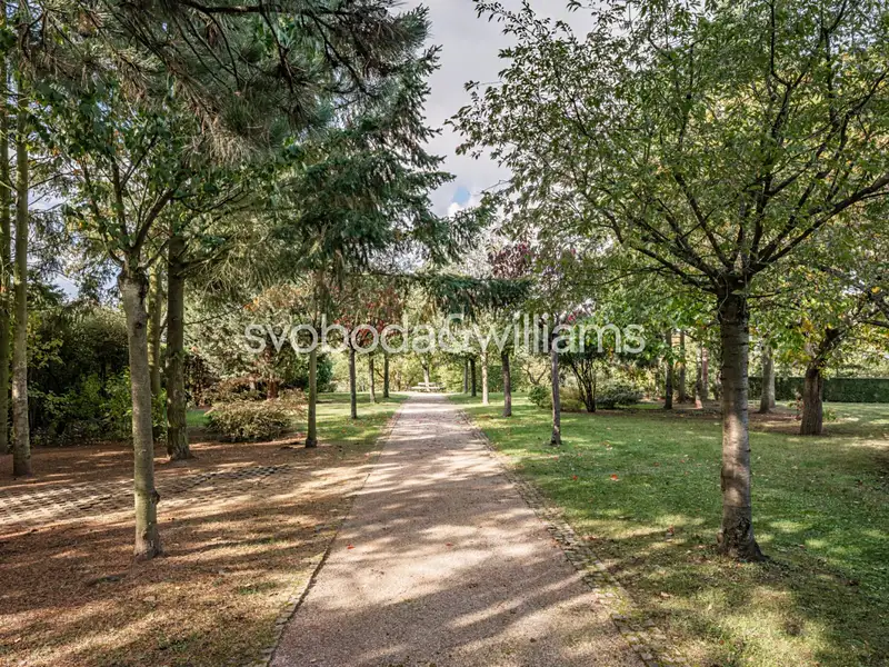 Prodej rodinného domu 319 m², pozemek 3138 m², Roudnice nad Labem – náhled fotky 2