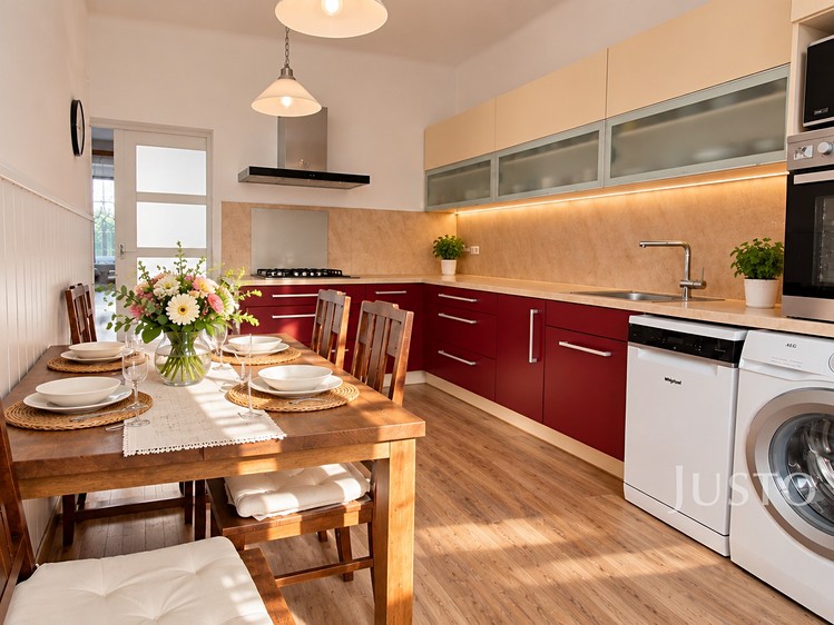 Haus zum Kauf, 130 m² (2 von 31)