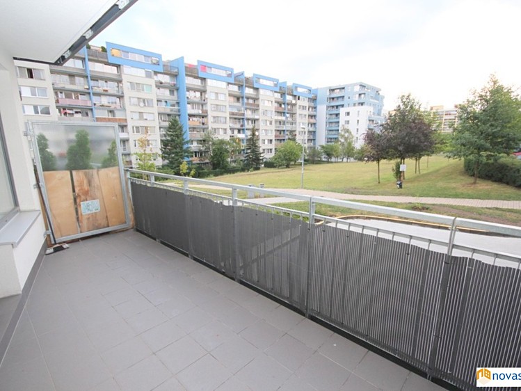 Pronájem bytu 1+kk, 37 m² (8 z 11)