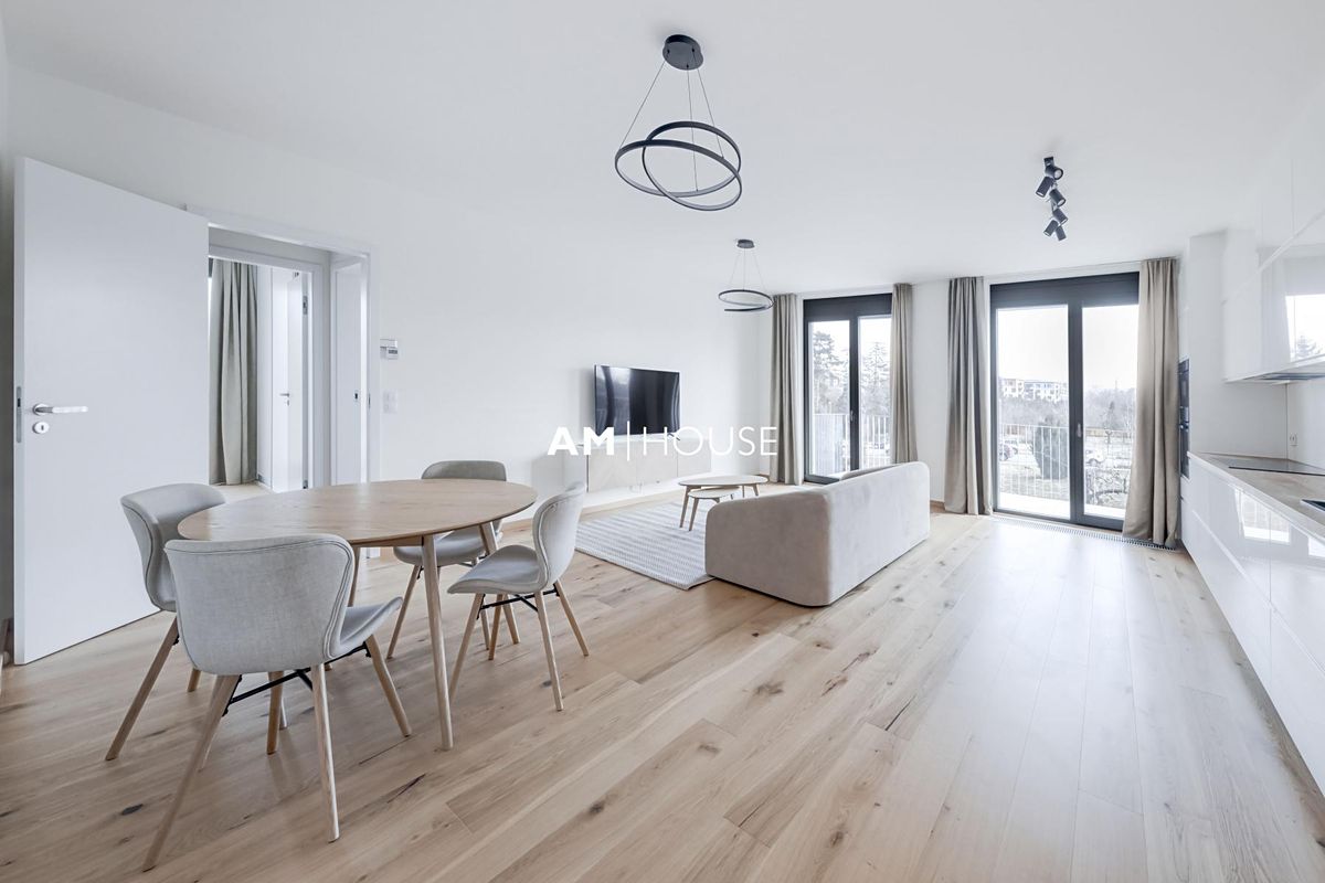 Pronájem bytu 3+kk 90 m²