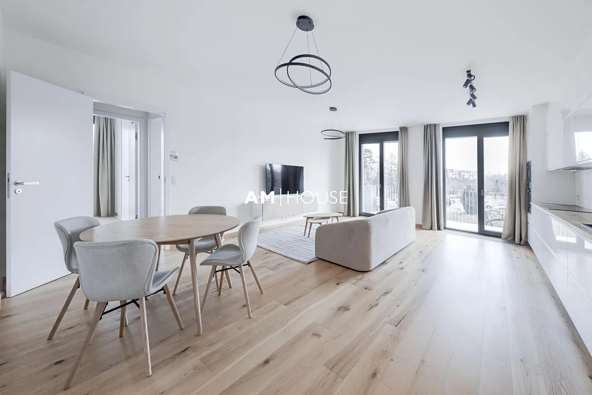 Pronájem bytu 3+kk 90 m²