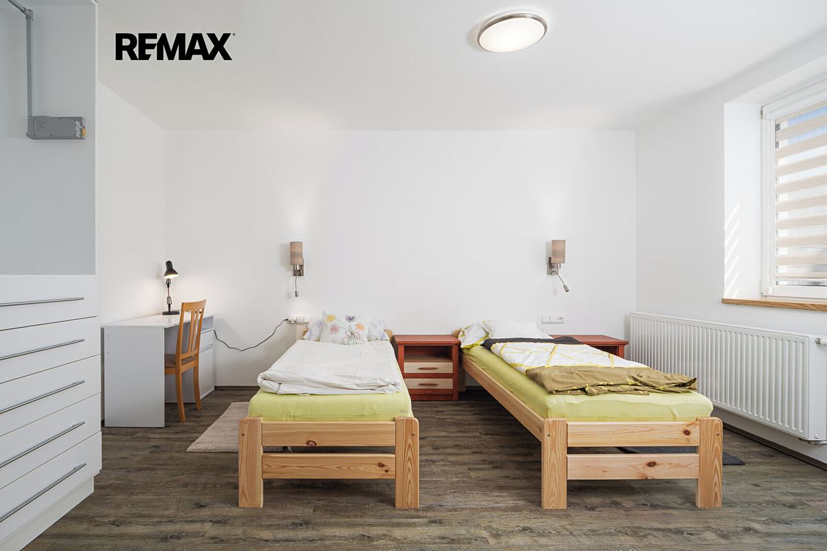 Pronájem bytu 1+kk 40 m², Tečovice – fotka 1 z 3