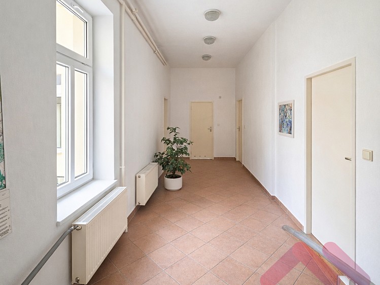 Prodej komerčního prostoru, 868 m² (4 z 18)
