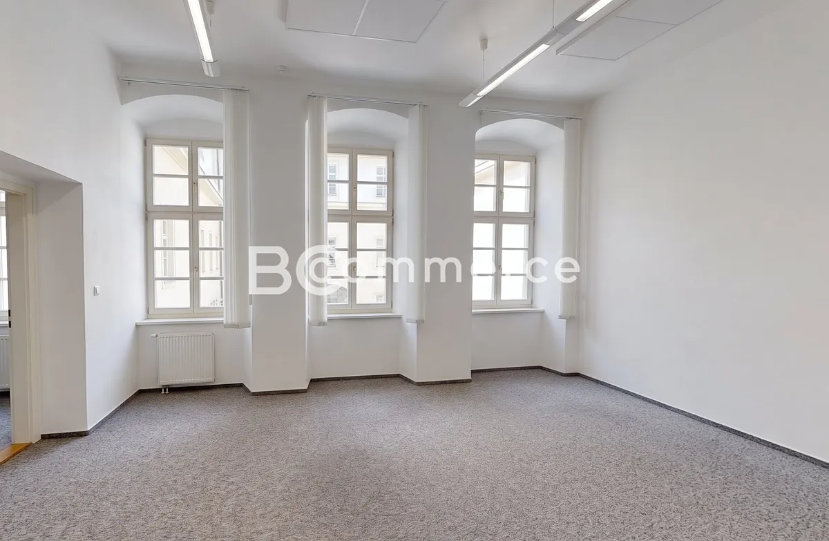 Pronájem kanceláře 100 m²