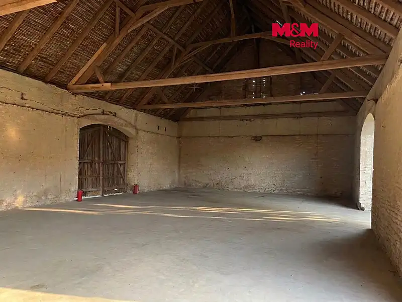Pronájem skladového prostoru 303 m², Morašice – náhled fotky 1