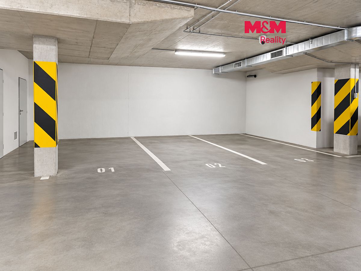 Pronájem garážového stání 12 m², Plzeň – fotka 1 z 3
