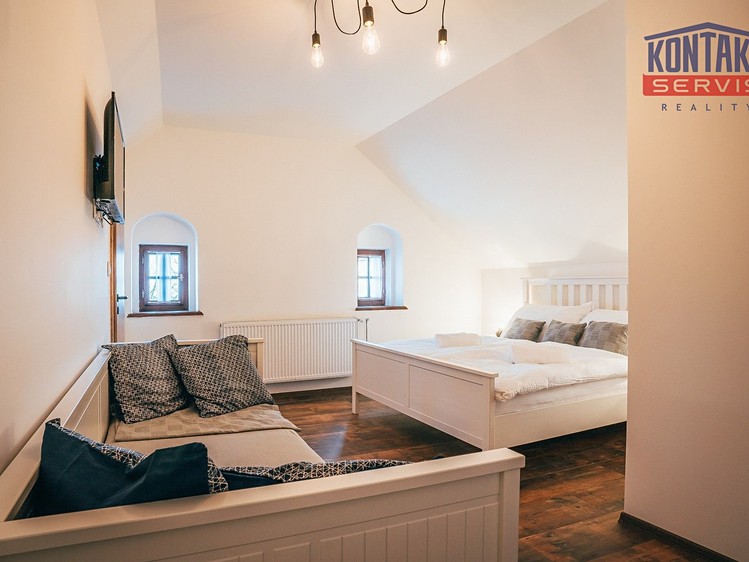 Pronájem domu, 247 m² (20 z 37)