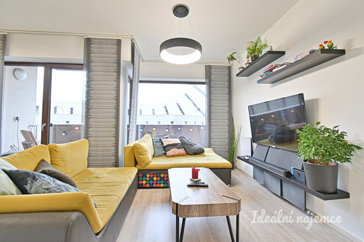 Pronájem bytu 2+kk 61 m² – fotografie 3