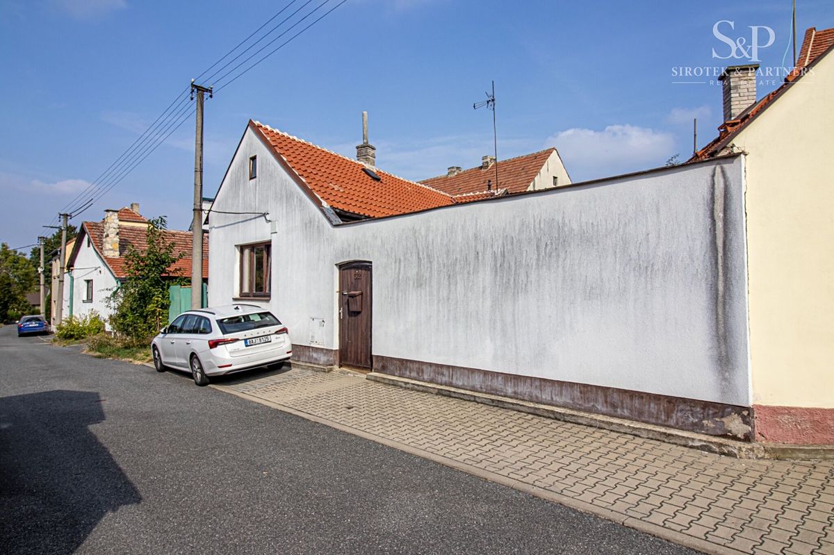 Prodej rodinného domu 150 m², pozemek 172 m², Dobrovíz – fotka 1 z 3