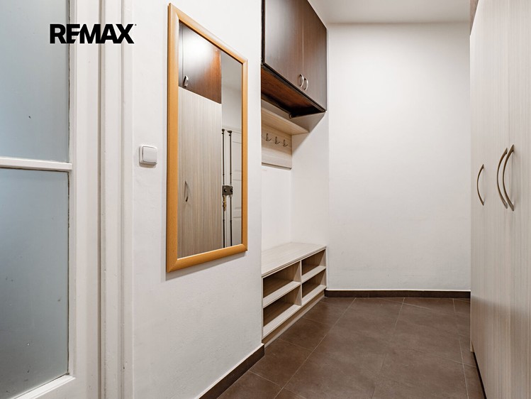 Pronájem bytu 2+kk, 58 m² (25 z 31)