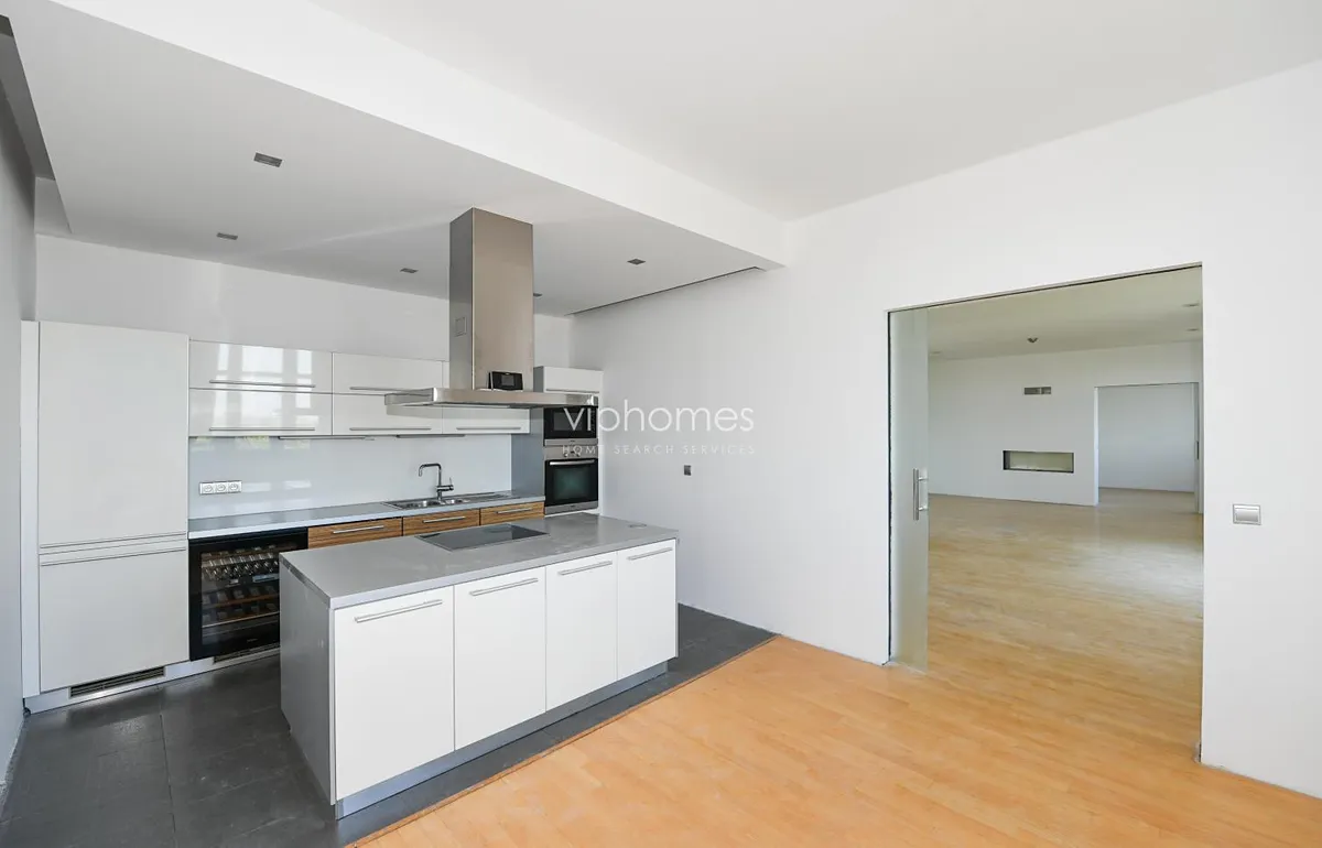 Pronájem bytu 6 pokojů a více 204 m²