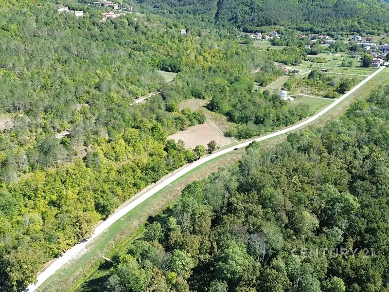 Prodej pozemku 2113 m², Livade, Oprtalj – náhled fotky 2
