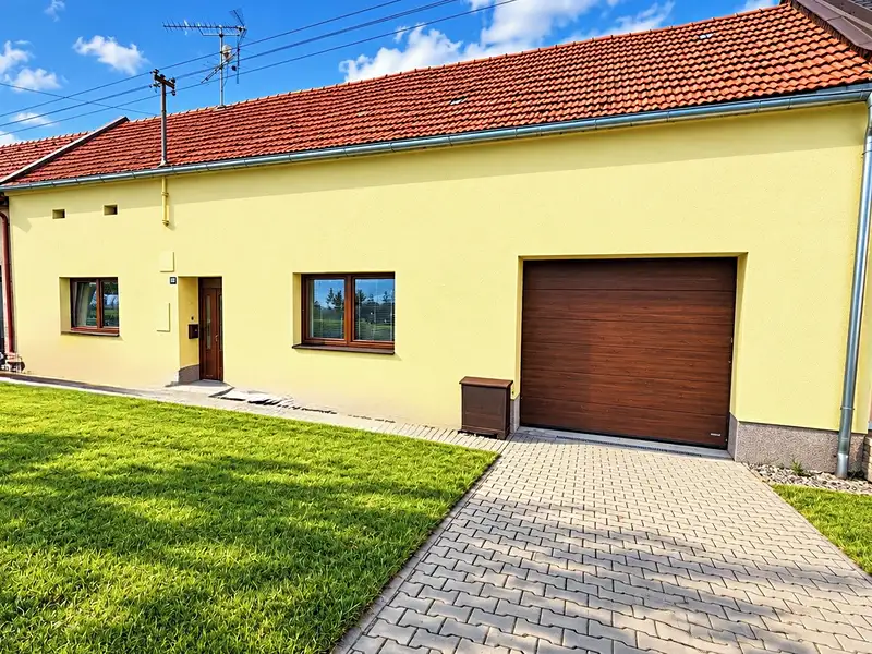 Prodej rodinného domu 623 m², pozemek 2300 m², Podolí – náhled fotky 1