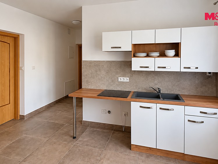 Pronájem bytu 3+kk, 77 m² (3 z 15)
