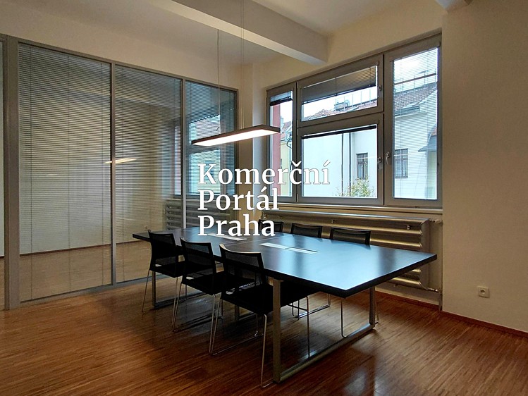 Комерційне приміщення в оренду, 180 м² (2 з 18)
