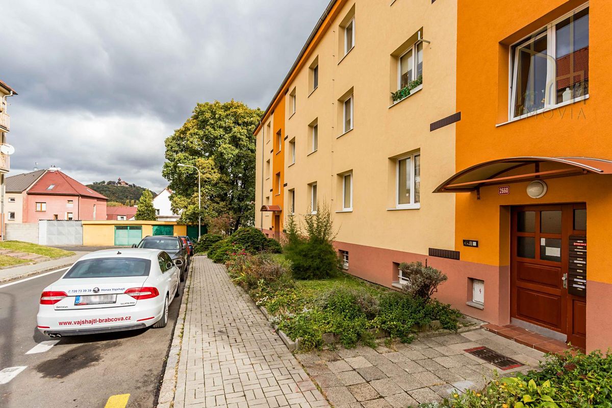 Pronájem bytu 2+1 55 m² – fotografie 2