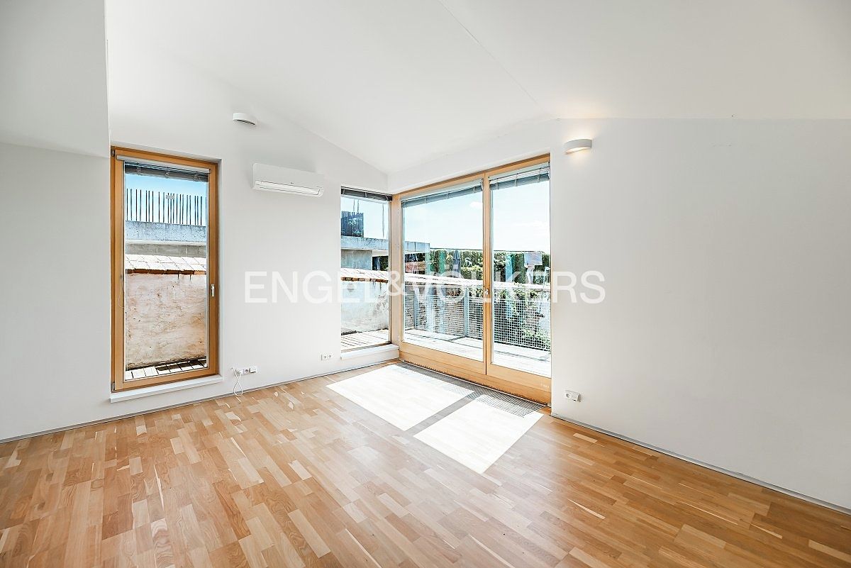Pronájem rodinného domu 140 m², pozemek 154 m² – fotografie 4