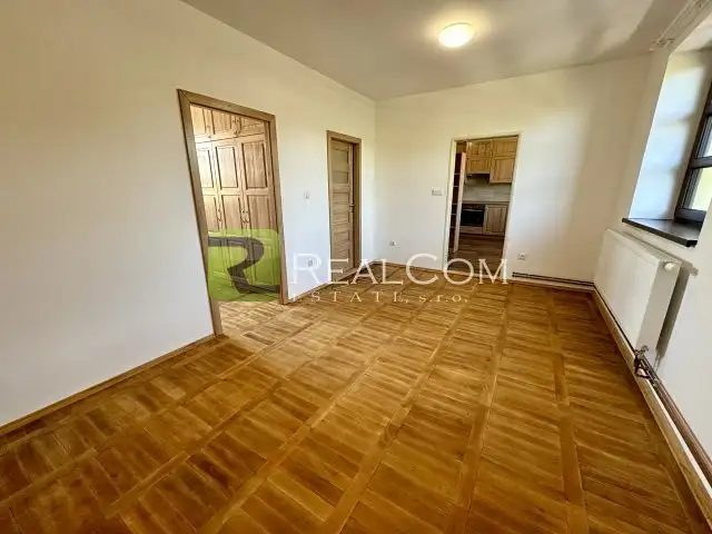 Pronájem bytu 2+1 42 m², Pečky – náhled fotky 2